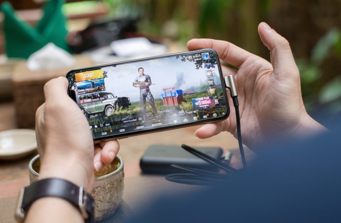 Why Mobile Gaming Is On the Rise and What Will Do to the Future